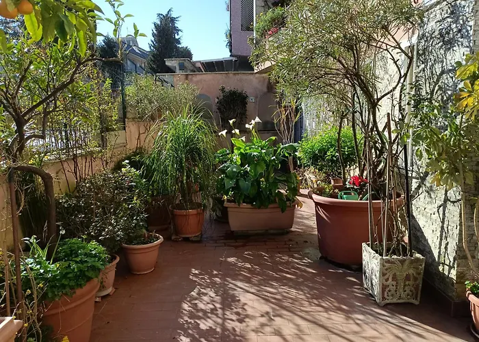 Vatican Treasure Garden Рим